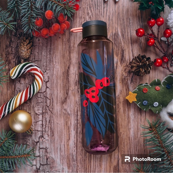 NWT (1) Starbucks 2021 Retired Holiday Water bottle 24 Oz Holly - Picture 1 of 8